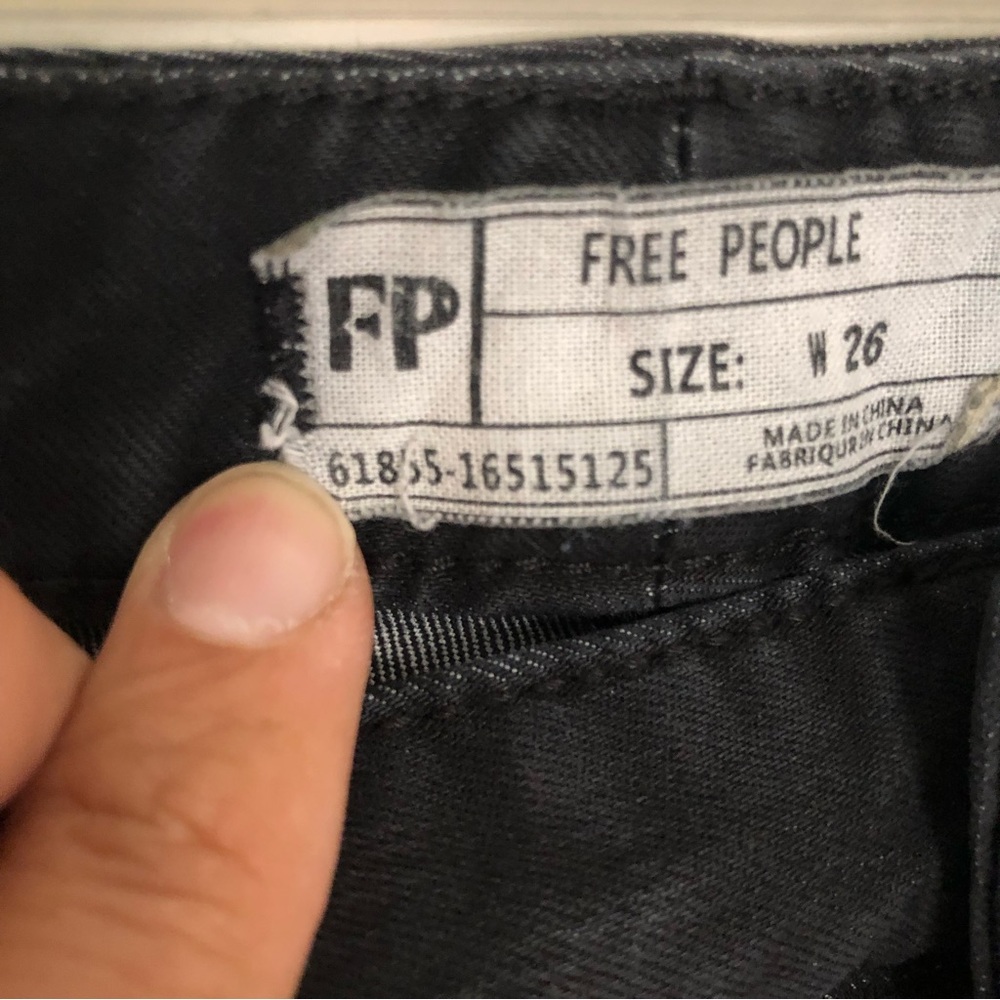 Free People-High Rise Busted Knees Skinny Jeans-26 distressed black stretch - Picture 9 of 13